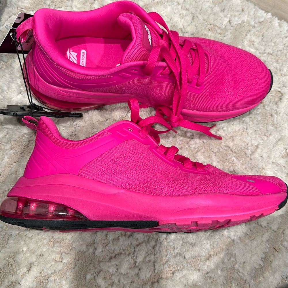 Avia Women’s Memory Foam Hot Pink Sneakers size 9 NWT